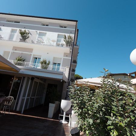 Hotel Ronchi Cervia Exteriör bild