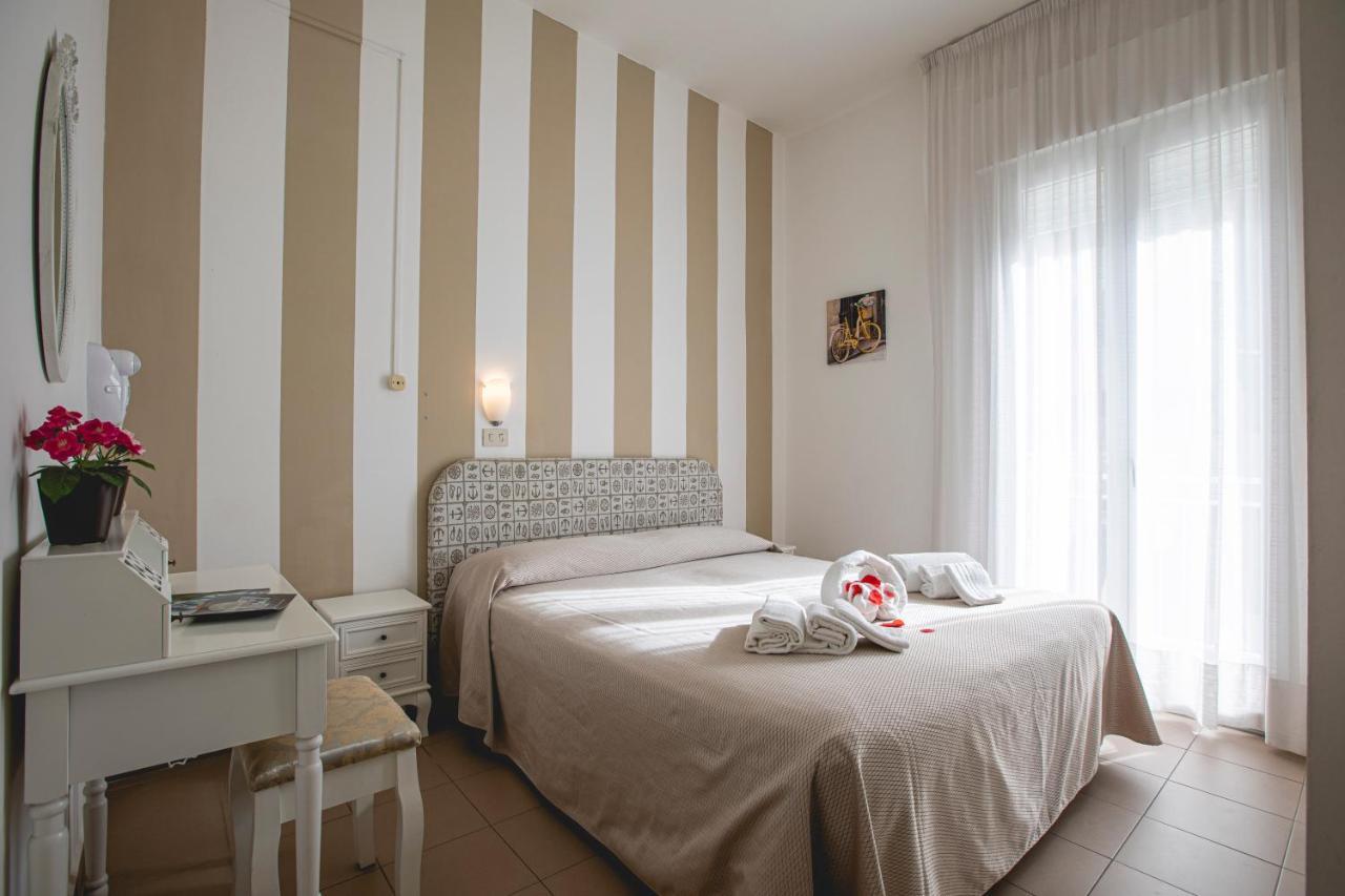 Hotel Ronchi Cervia Exteriör bild