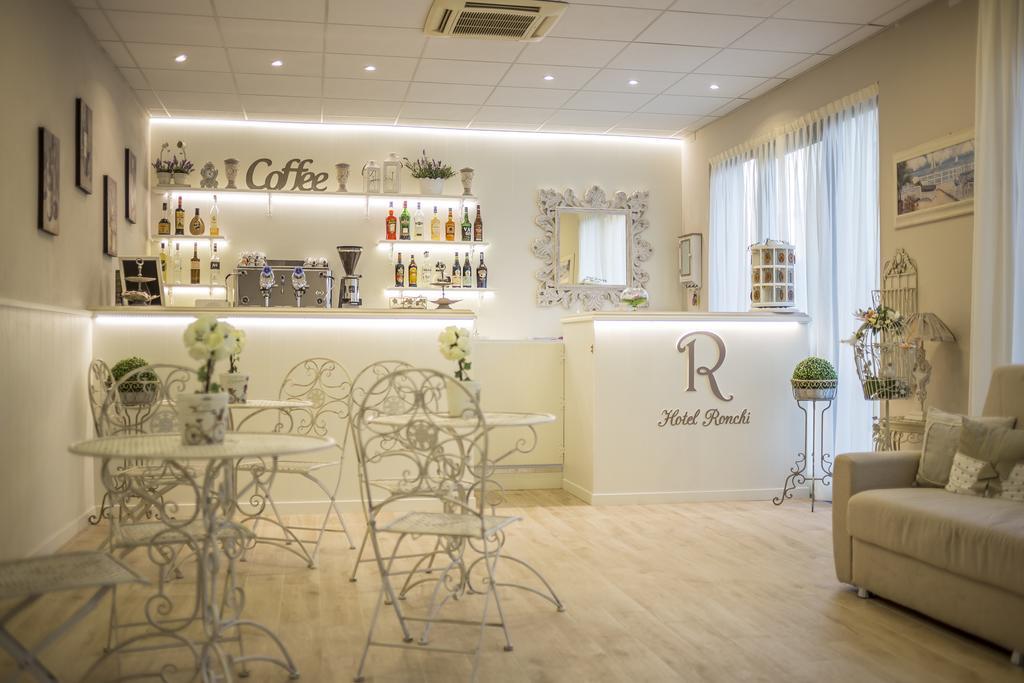 Hotel Ronchi Cervia Exteriör bild